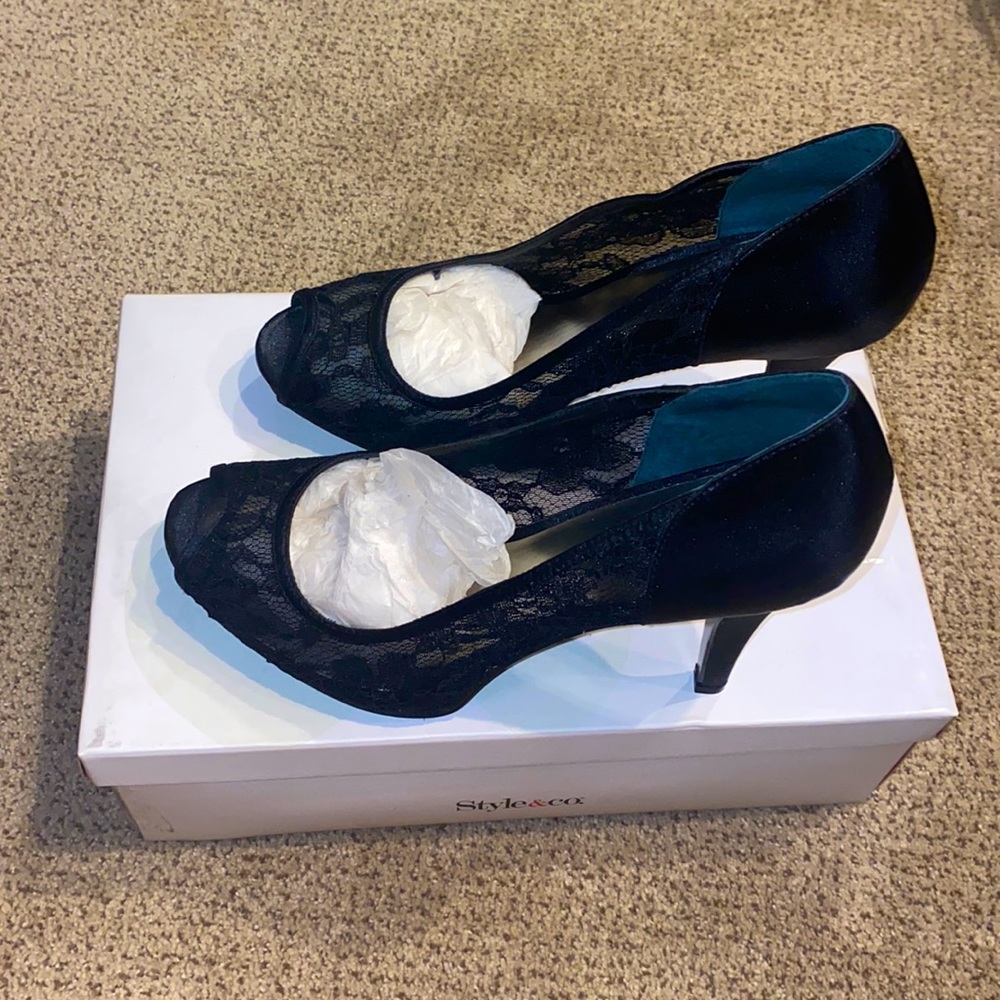 Black lace and satin peep toe heels size 8.5